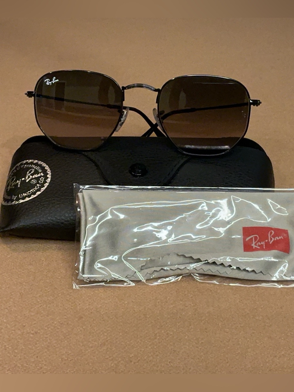 ☀️ Ray-Ban Hexagonal Classic Sunglasses (RB3548) – Like New Unisex Fit ☀️